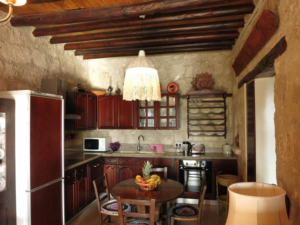 Simona Stone House Villa Polis Bilik gambar